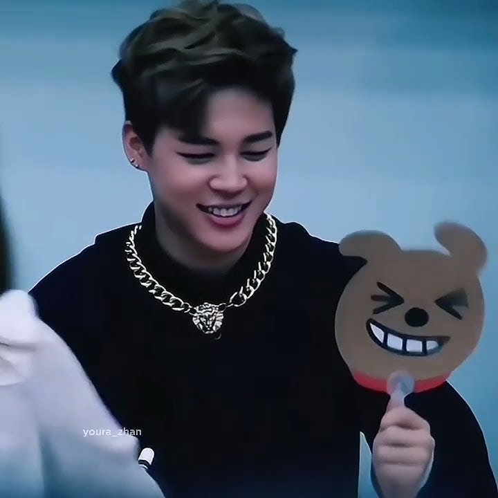 Jimin with Alpaca😂😂 hilarious combination😂😂