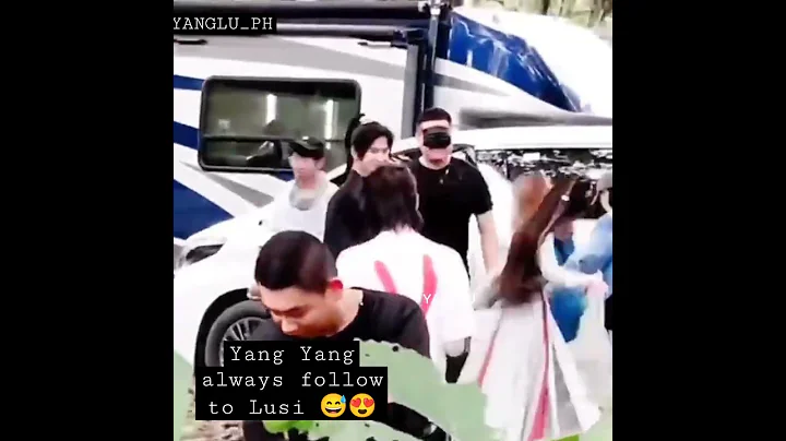 to follow her left and right 😍 #WhoRulesTheWorld  #PinXiXi #YangLu #YangYang杨洋 #ZhaoLusi