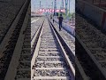 piche se train aa gai #train #viral #railway #labourse