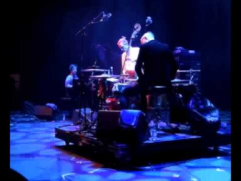 Ver PHRONESIS: Abraham´s New Gift - live C-Mine Festival, Genk BELGIUM en YouTube Ver PHRONESIS: Abraham´s New Gift - live C-Mine Festival, Genk BELGIUM en YouTube