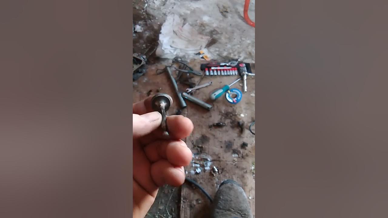 топливный бак на бензогенератор. почему бензиновый генератор работает рывками. бензогенератор не выдает напряжение. генератор бензиновый разобранный. почему бензиновый генератор работает рывками.