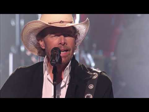 Toby Keith Performs Don T Let The Old Man In At 2023 People S Choice Country Awards NBC