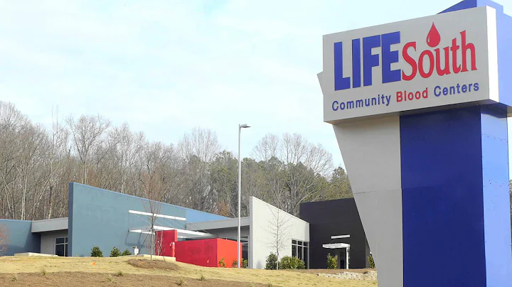 Police Chief Larry Muncey Shares Why He Donates Bl...