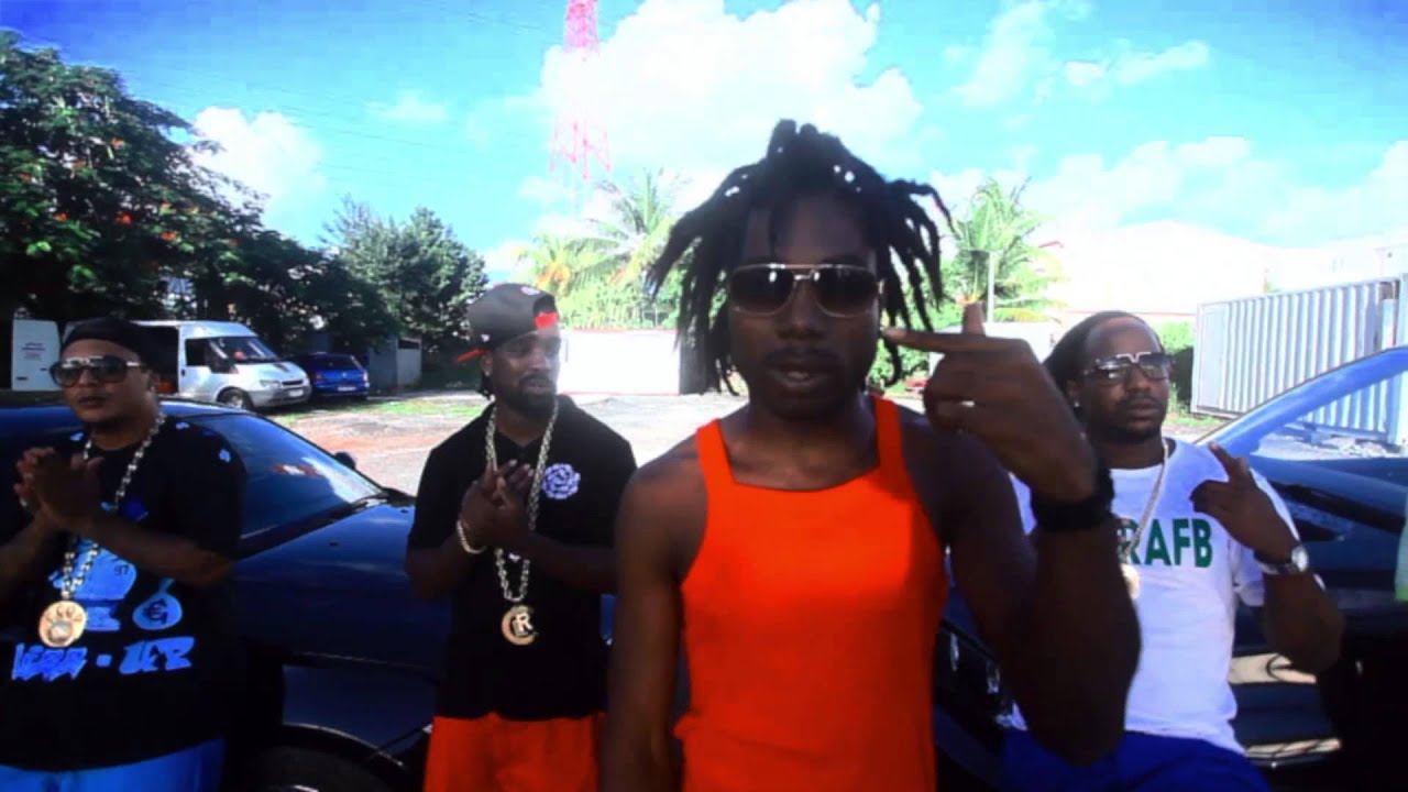 YouTubeでSANS COMMENTAIRE  - Gambi G - LaRose - Walton feat Warped (clip Officiel Rafb)を視聴