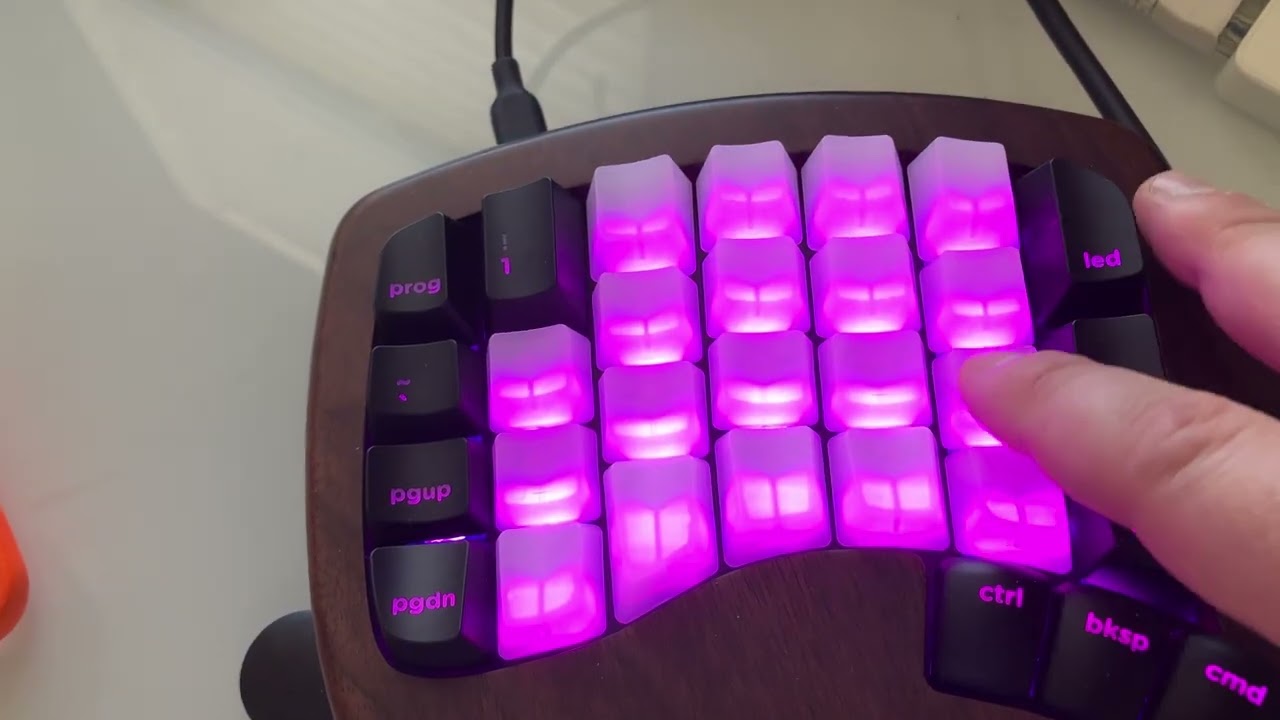 keyboardio model 100 blank translucent keycaps and lights