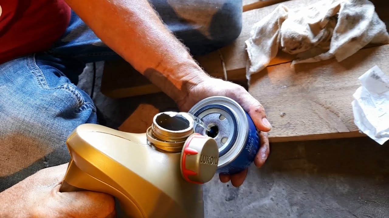 Замена масла и масляного фильтра в двигателе НИВА ВАЗ-21214 - YouTube