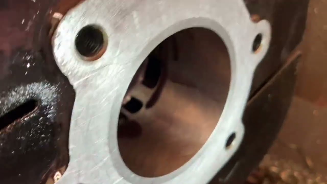 Suzuki PE175 2.0 build part-3. Honing, chamfering and relieving the cylinder