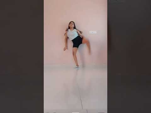 Do you want a tutorial on a backbend or a split? 💕