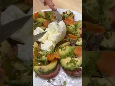 👩‍🍳ENSALADA 🥗de TOMATE🍅, AGUACATE🥑, SALMÓN🐟y MOZZARELLA🧀, receta fresca y sencilla💚🥰