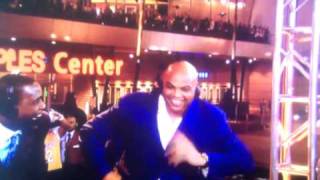 Charles Barkley hittin that dougie!