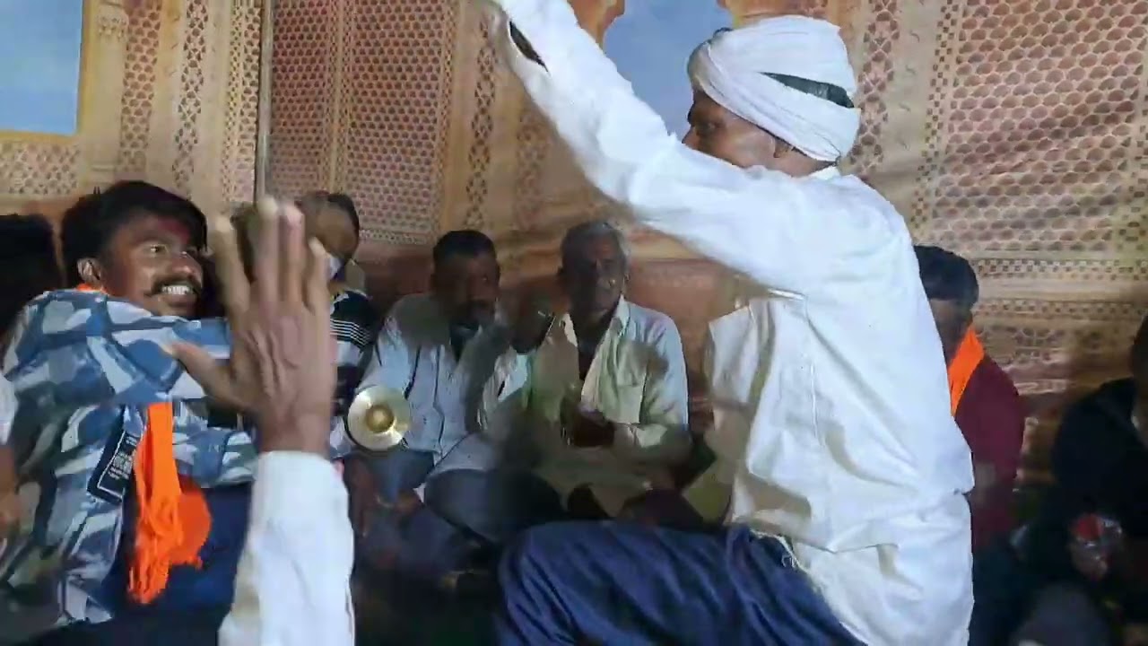 મોરલીયે મન મોરા રાધા ગોરી મોરલીયે મન મોયા# દેશી ગરબી ની મોજ#deshi #dance #bhajan #shortvideo  #