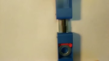 Carts with Rubber Stoppers about to Collide - Lesson 2, Unit 8 1 Contact Forces - Audio Description