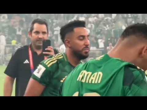 سالم الدوسري يبكي بعد تأهل المنتخب السعودي الى كأس العالم في مباراة السعودية و العراق
