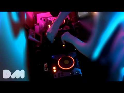 Mr White Moreno - Morphsuit Mix (Techno / Minimal)