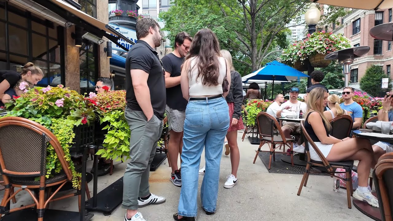 Japanese Dude Infiltrates Rich American Neighborhood in Chicago | 4K Cinematic Walking Tour