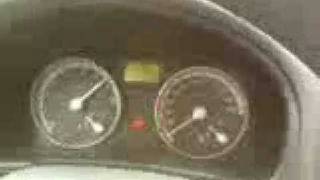 Hyundai Accent Cortando