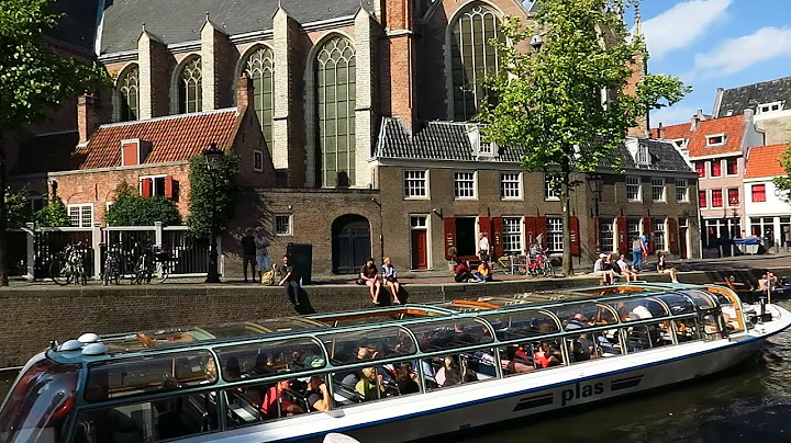 The Old Church in Amsterdam and its surroundings | Oude Kerk Amsterdam