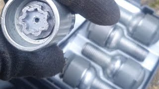 AUDI A3 FSI 2009 | Locking Wheel Nut Removal/Replacement