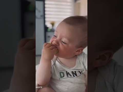 Baby having Kiwi first time #baby #cute #shortsvideo #cutebaby #youtubeshorts #youtube