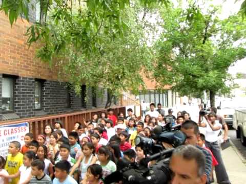 Corona Children's Chorus in an impromptu street pe...