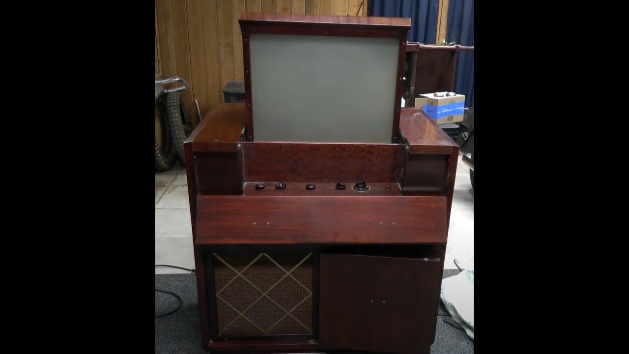 Auction purchases 1948 RCA 8PCS41 Television