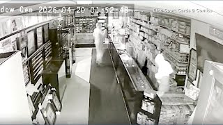 $100k in collectibles stolen during Chicago smash-and-grab burglary