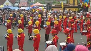 Pakaian Menarik Drum Band di Bukittinggi Dalam Acara Pawai Agustusan 2022