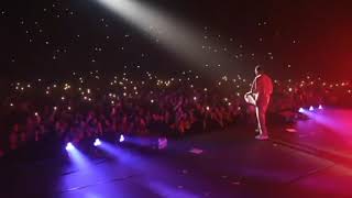 [Music] @dadju met le feu 🔥 avec le tube «Mon soleil ☀️» en concert