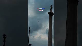 #shorts 🇬🇧A DRONE GRACEFULLY SOARING CITY&#39;S ARCHITECTURAL EVOLUTION!A DRONE OVER TRAFALGAR SQUARE