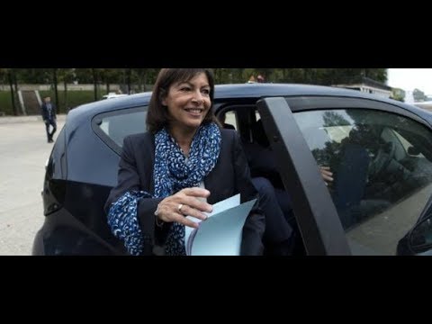 Quand Anne Hidalgo Se Déplace Uniquement En Voiture à Paris... Et En Sens Interdit !