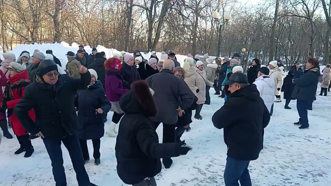 Налетели вдруг дожди...... 21.02.26 Гомель парк Луначарского 🥰 💫 