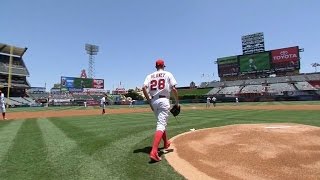 HOU@LAA: Heaney allows one run in Angels debut