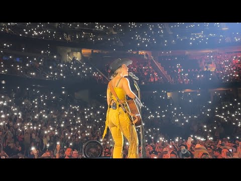 Lainey Wilson - Watermelon Moonshine (Live in Orlando, FL 11-8-25)