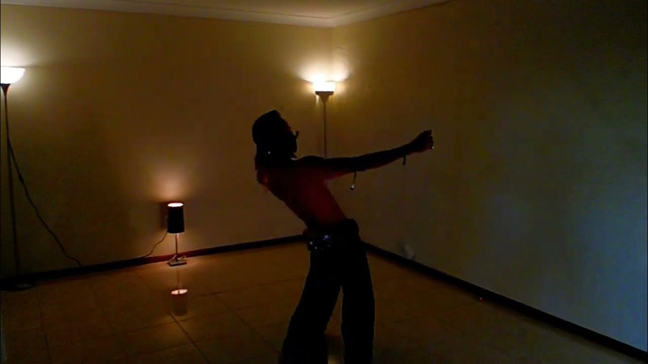 To arrange. интерьеры из фильмов нэнси мейер. Feeling safe at home. спальня интерьер минимализм с кроватью. человек в интерьере.