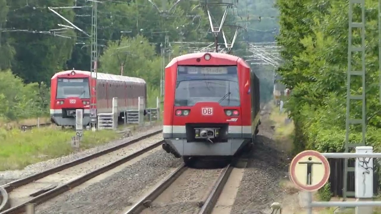Züge im Bahnhof Buxtehude