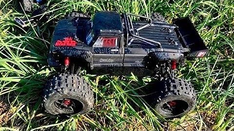 Arrma Outcast 8s Bashing the Alaskan Dunes! Mid Air Collision, a Double Front Flip + Track Time!