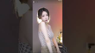 迷人的黎闪电20221227072646