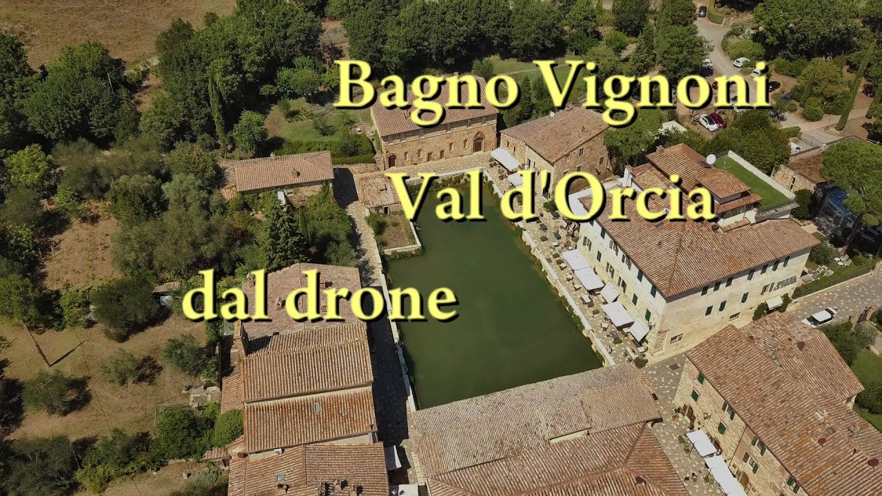 Bagno Vignoni, Val d'Orcia, dal drone - 4K