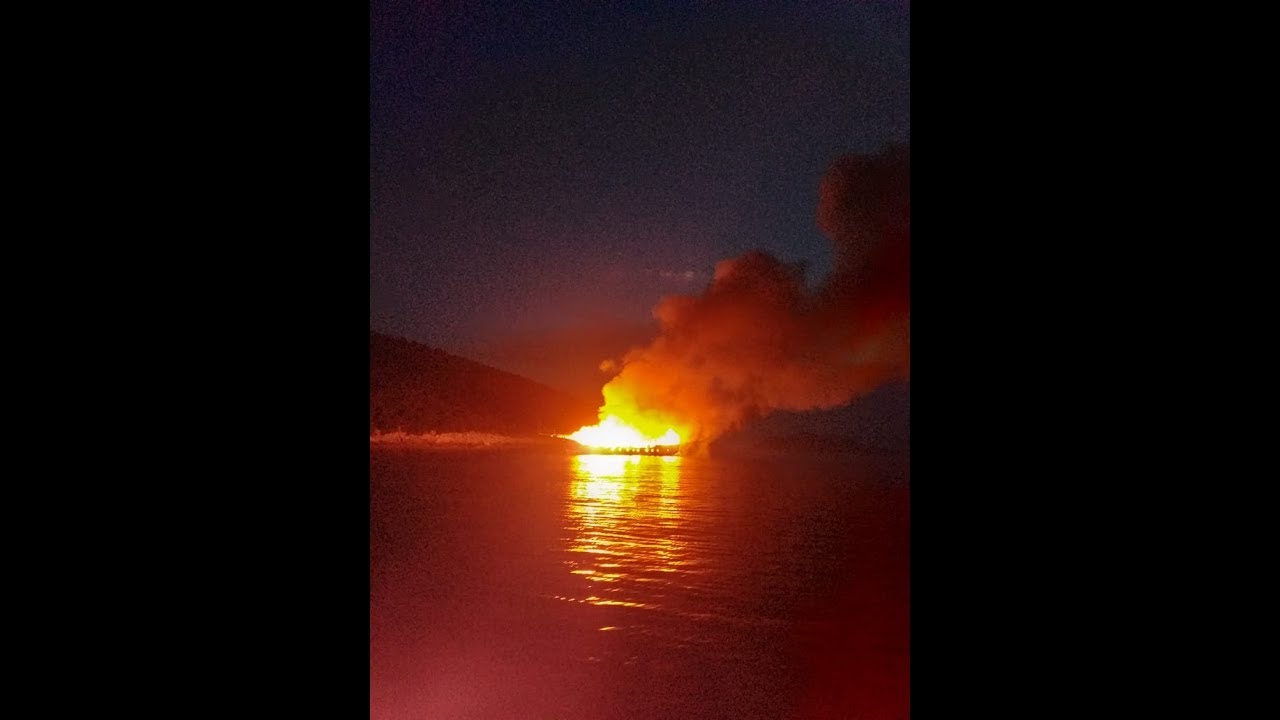 Çfarë ka mbetur nga anija "Aqua Marine" në Karaburun