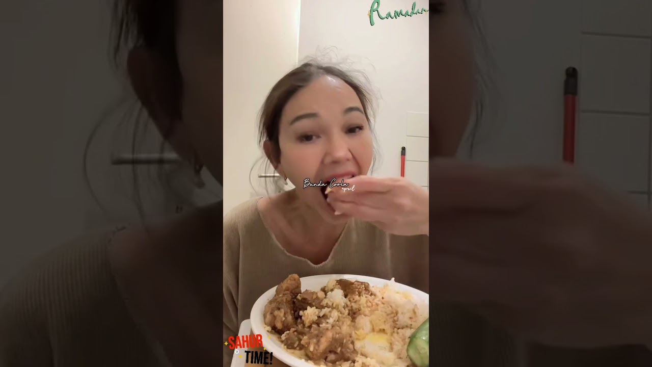 Bunda Corla Mukbang Rendang Lalap Timun ❗Sahur Waktu Jerman