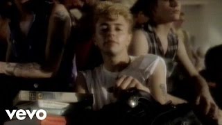 Stray Cats - (She&#39;s) Sexy And 17 (Version A - No Nipples)