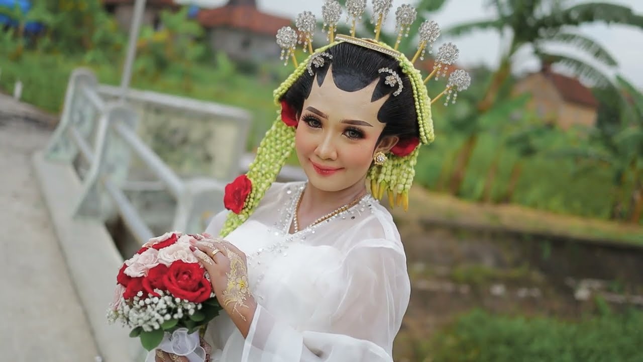 CINEMATIC WEDDING - EVI & ALEX - SHOT ON CANON EOS RP + LENS RF 35MM F1.8