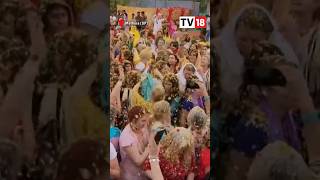 Watch Foreigners Enjoy Celebrating Holi In Mathura, Uttar Pradesh Cnbc-Tv18