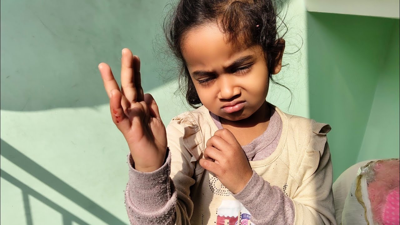 दिव्यांशी की उंगली में लगी चोट 🫢familyvlog  
