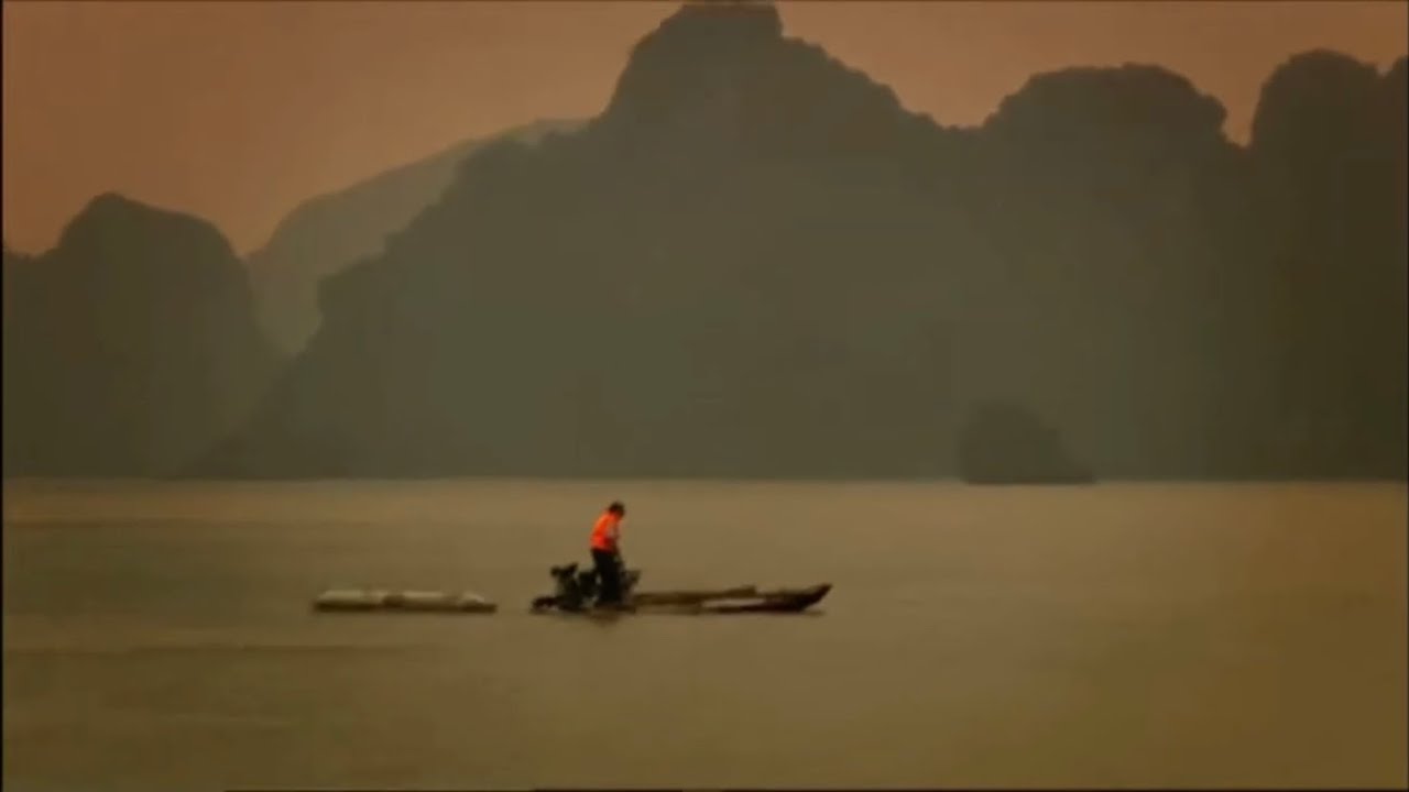 Top Gear Vietnam Special - James May falls in water