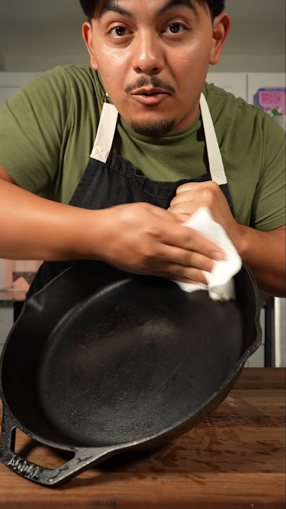 This is how I like to season and eat a cast iron pan. WASH with little soap afterwards! #cookingtips