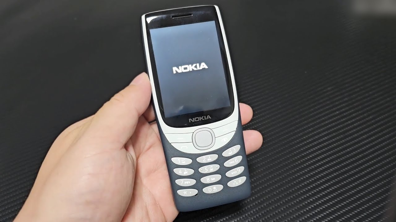 Nokia 8210 4G -Unboxing & Hands On Review