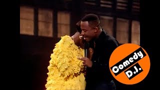 Martin Lawrence greeting guests – Def Comedy Jam s2ep1