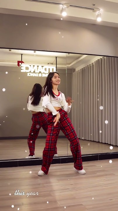 Best Christmas Dance Songs With Easy Choreography Moves Best Christmas Dance Songs with Easy Choreography Moves | Christmas