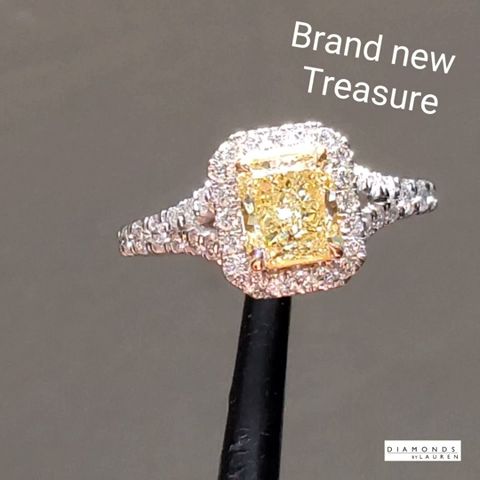 New Flawless Canary Diamond Ring R10627